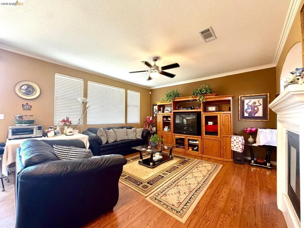 2084 Schell Mountain Way Antioch CA 94531