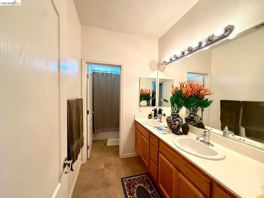 2084 Schell Mountain Way Antioch CA 94531