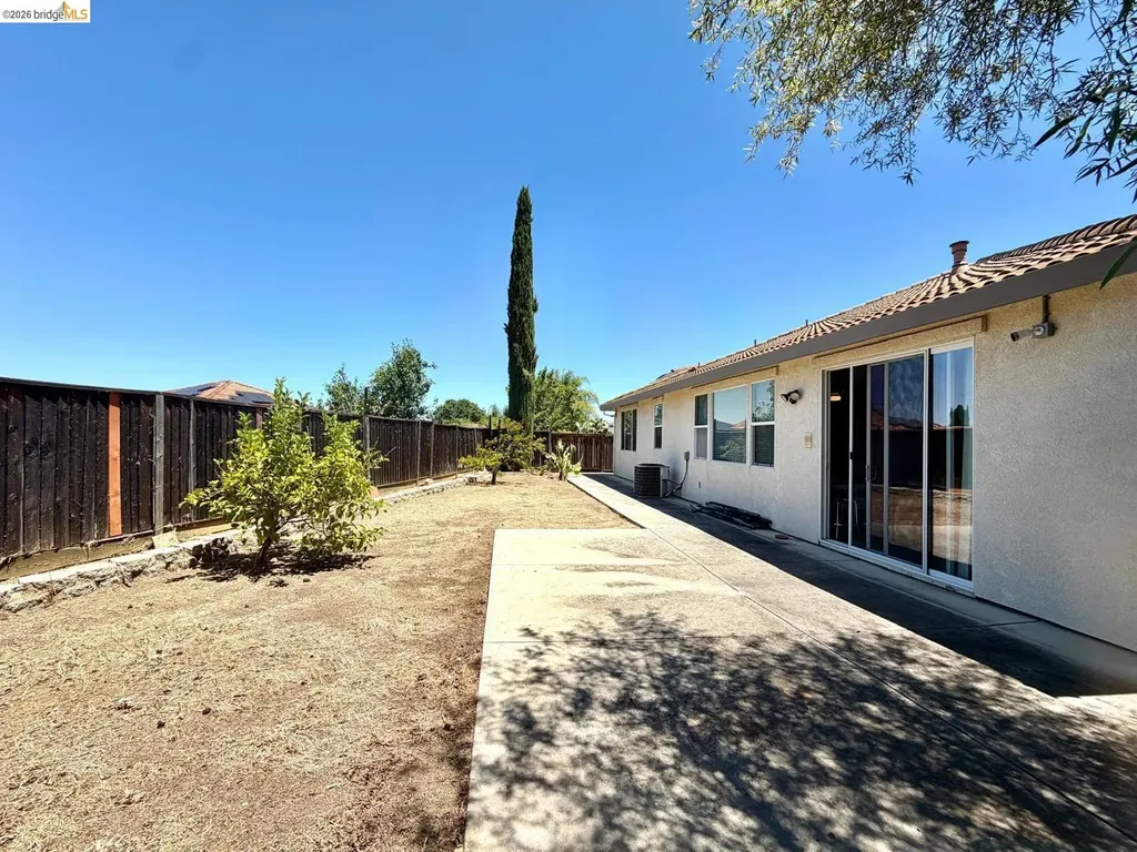 2084 Schell Mountain Way Antioch CA 94531