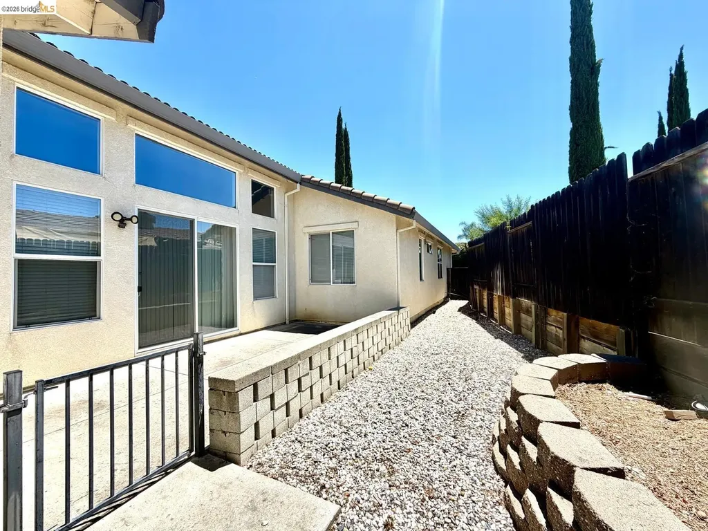 2084 Schell Mountain Way Antioch CA 94531