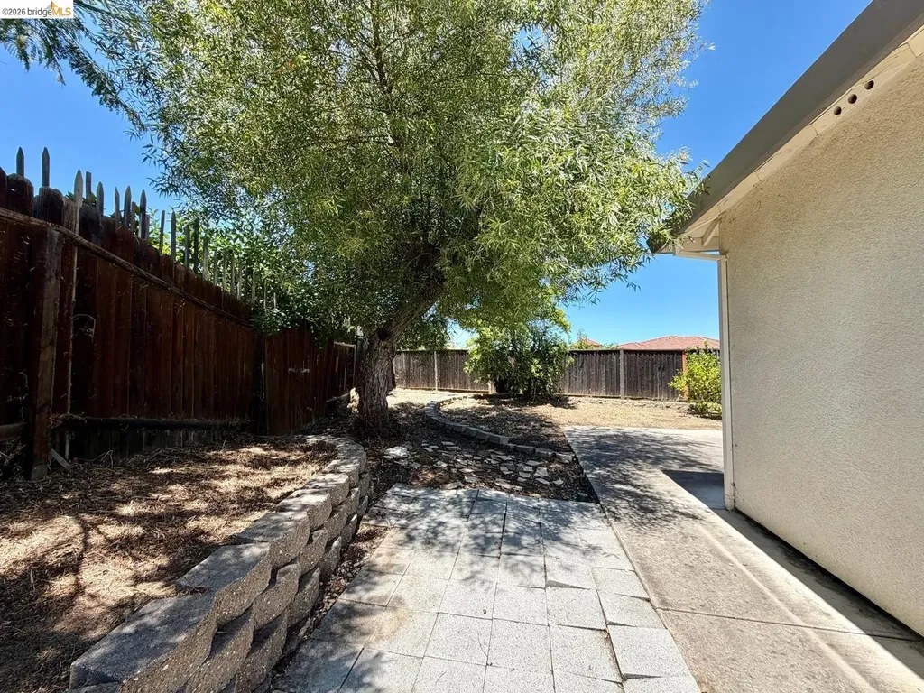 2084 Schell Mountain Way Antioch CA 94531