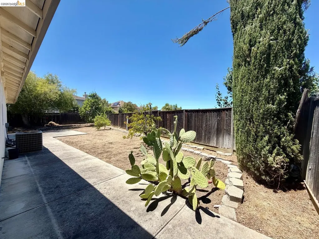 2084 Schell Mountain Way Antioch CA 94531