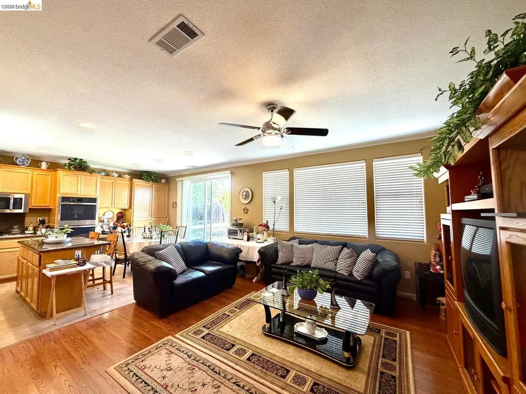 2084 Schell Mountain Way Antioch CA 94531