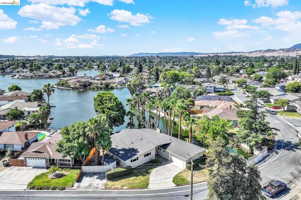 8 Lake Drive Antioch CA 94509