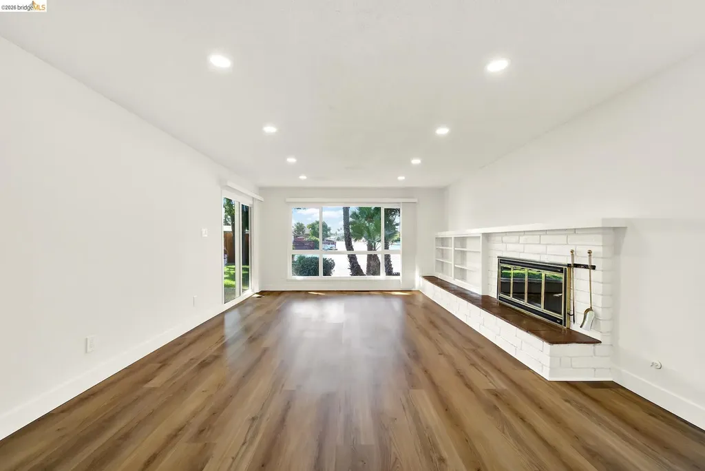 8 Lake Drive Antioch CA 94509