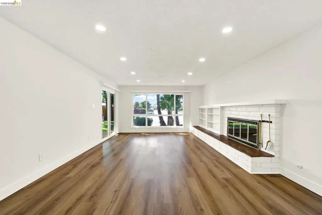 8 Lake Drive Antioch CA 94509