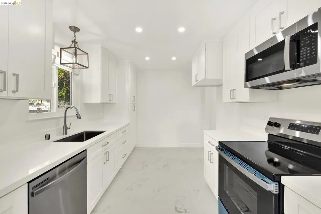 8 Lake Drive Antioch CA 94509
