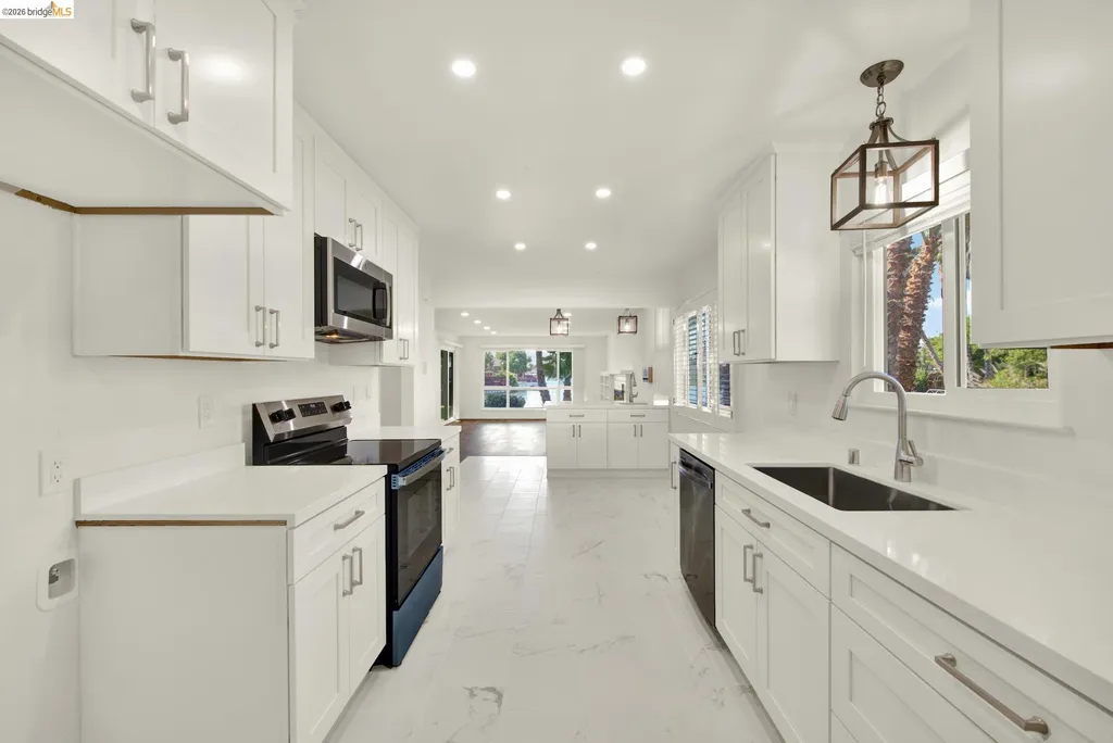 8 Lake Drive Antioch CA 94509