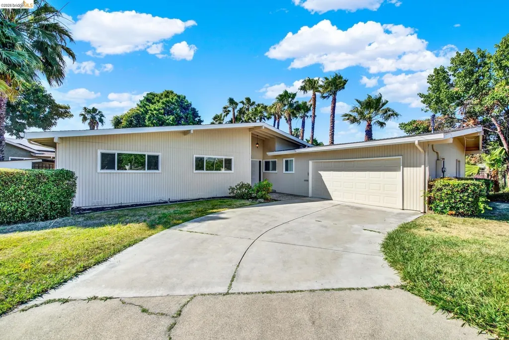 8 Lake Drive Antioch CA 94509