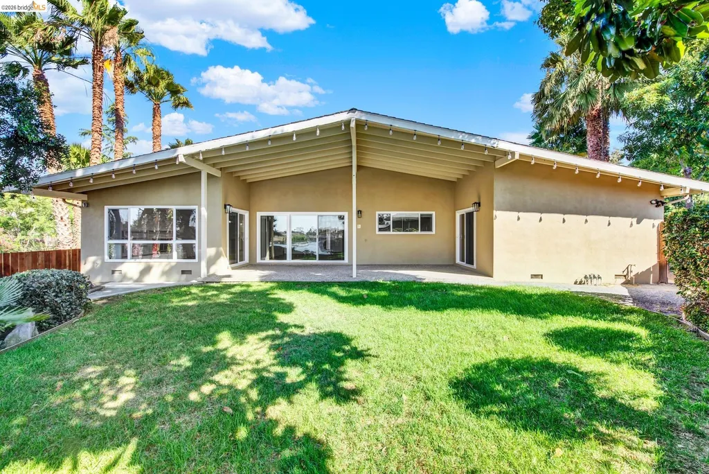 8 Lake Drive Antioch CA 94509