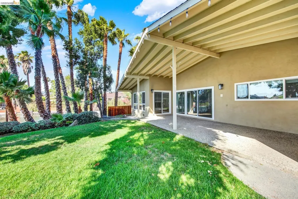 8 Lake Drive Antioch CA 94509
