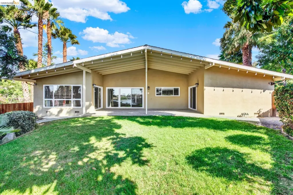 8 Lake Drive Antioch CA 94509