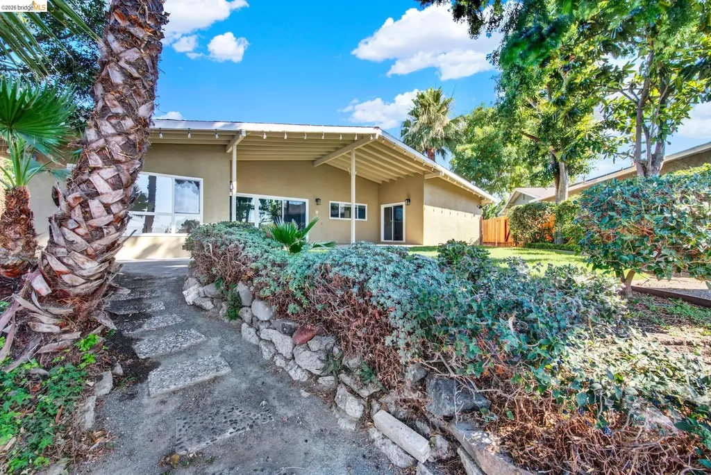 8 Lake Drive Antioch CA 94509