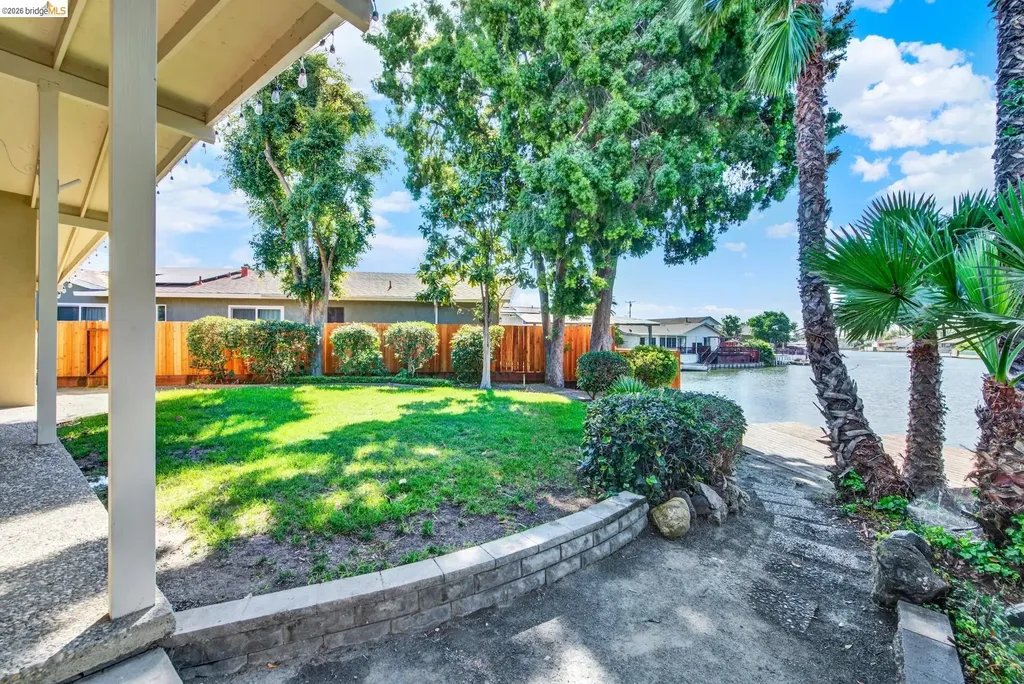 8 Lake Drive Antioch CA 94509