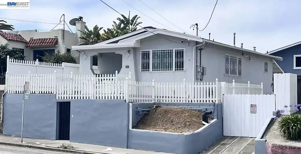 3325 Macarthur Boulevard Oakland CA 94602