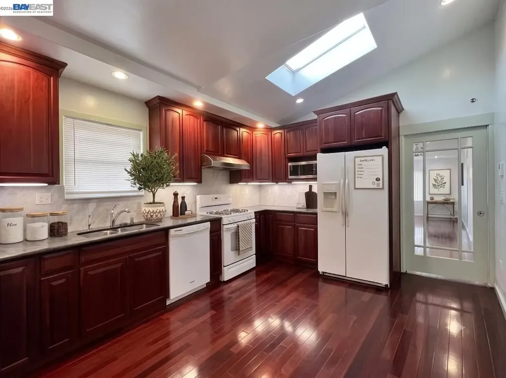 3325 Macarthur Boulevard Oakland CA 94602