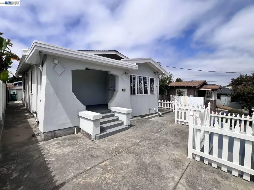 3325 Macarthur Boulevard Oakland CA 94602