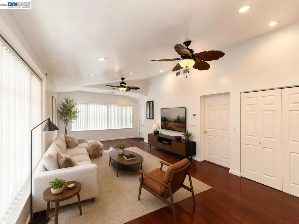 3325 Macarthur Boulevard Oakland CA 94602