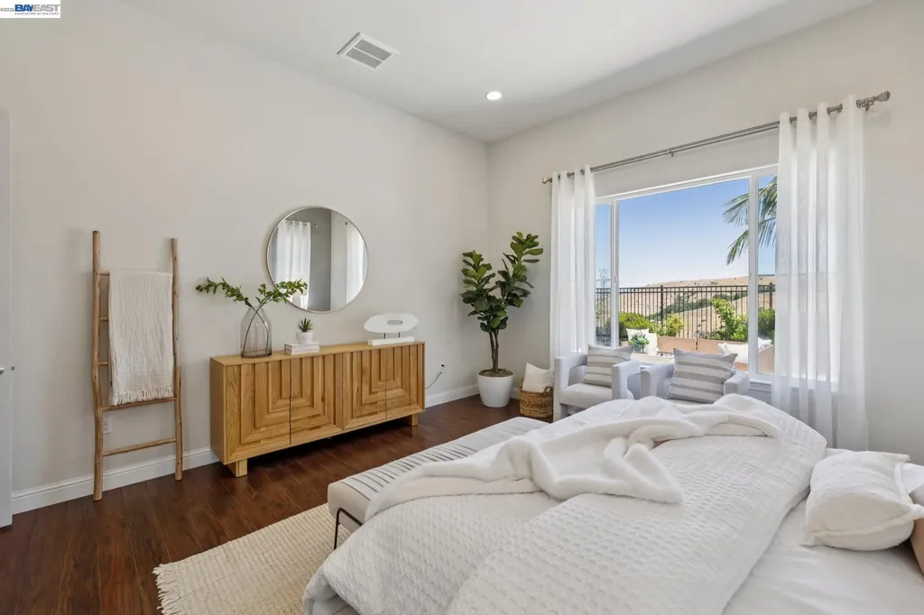 130 Benmore Drive Hayward CA 94542