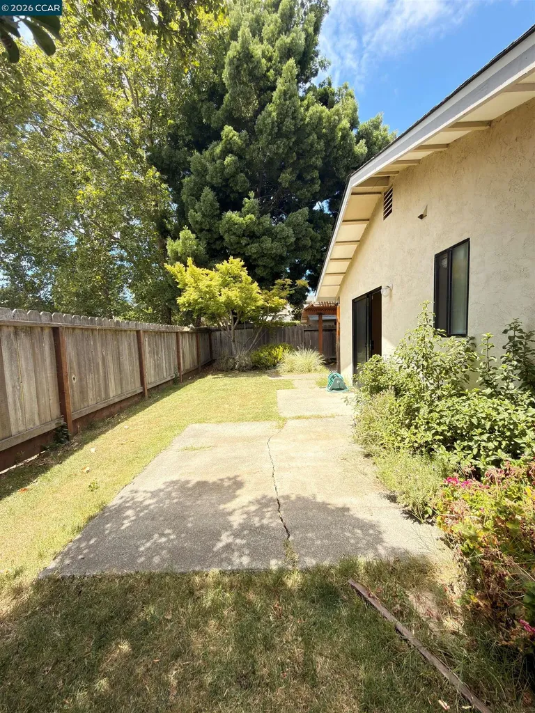1640 San Vicente Avenue Napa CA 94558