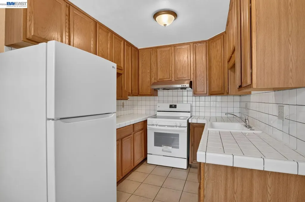 2841 Octavia Street Oakland CA 94619
