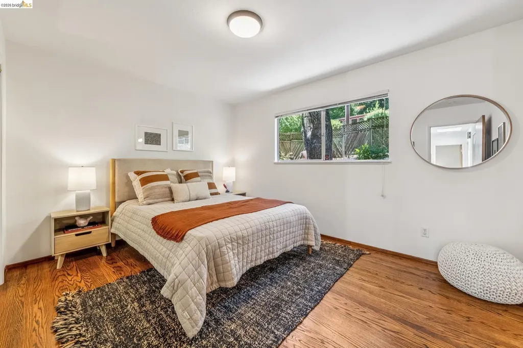 7200 Saroni Drive Oakland CA 94611