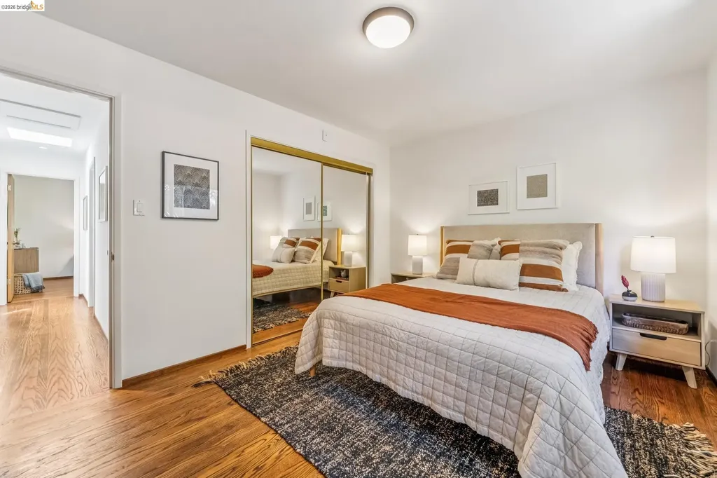 7200 Saroni Drive Oakland CA 94611
