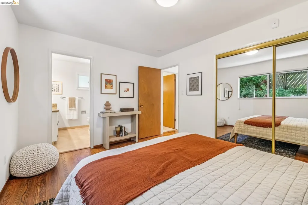 7200 Saroni Drive Oakland CA 94611