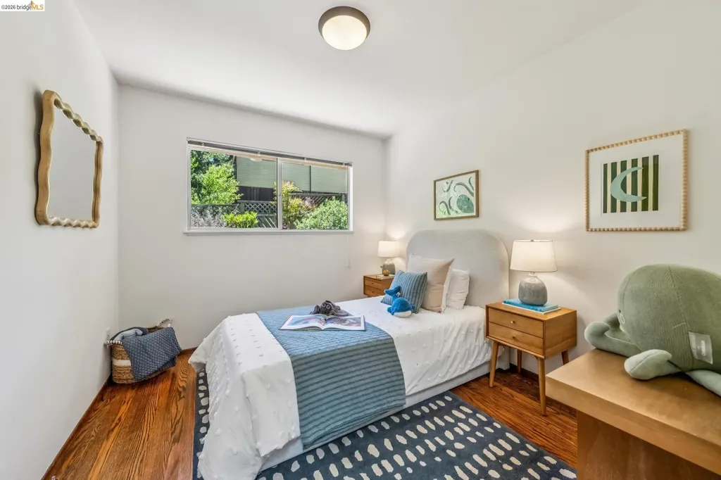 7200 Saroni Drive Oakland CA 94611