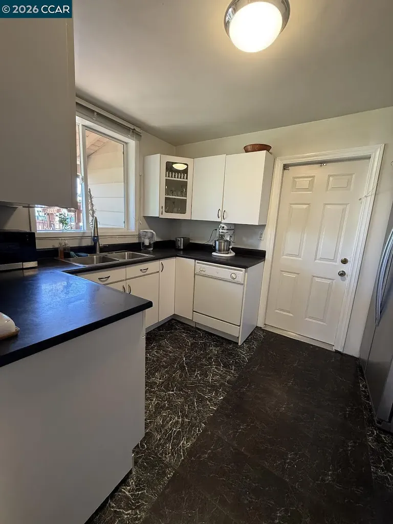 2501 Macarthur Avenue San Pablo CA 94806