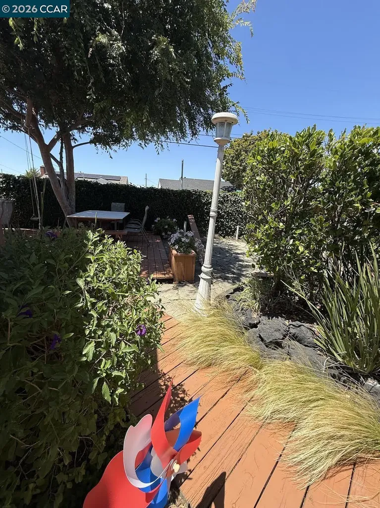 2501 Macarthur Avenue San Pablo CA 94806