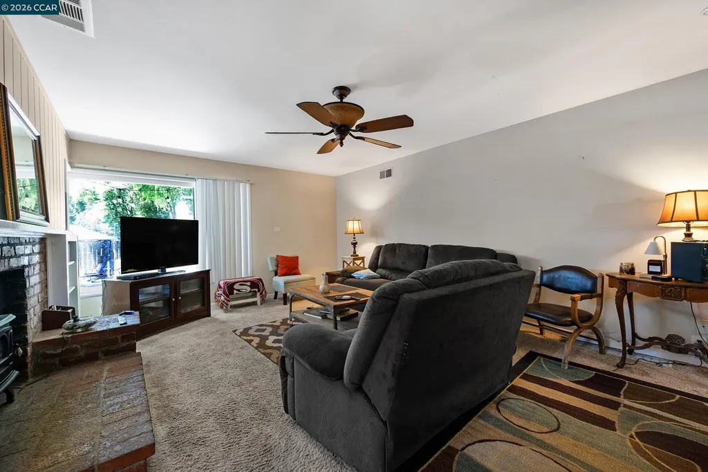 1481 Davis Avenue Concord CA 94518