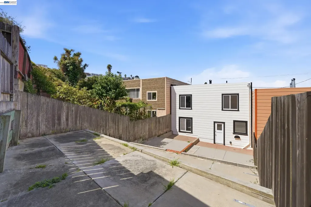 23 Stoneyford Avenue San Francisco CA 94112