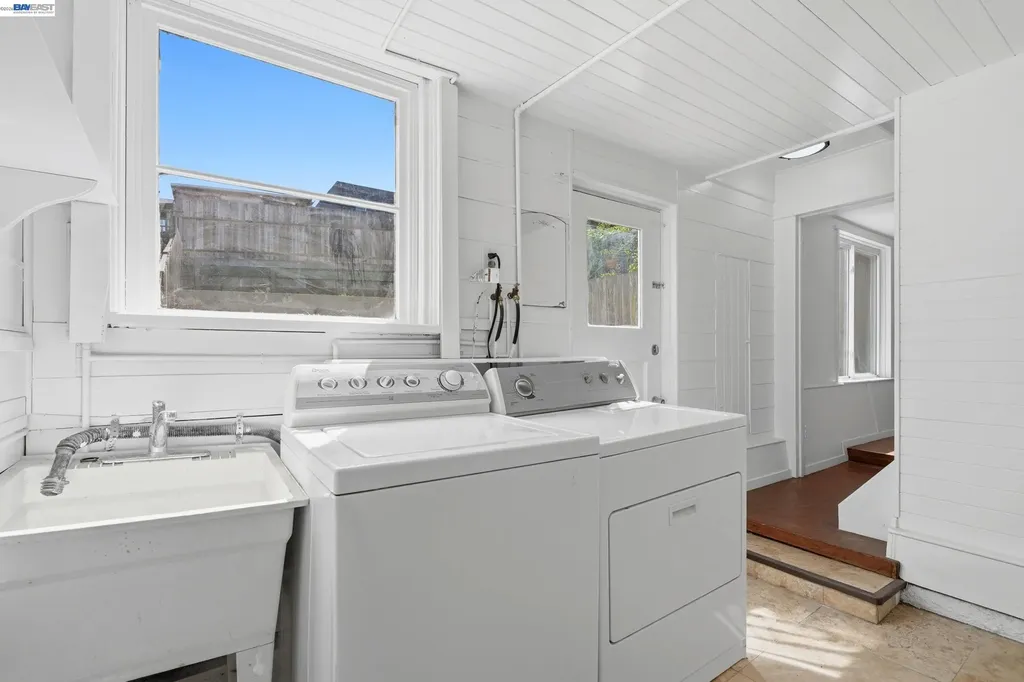 23 Stoneyford Avenue San Francisco CA 94112