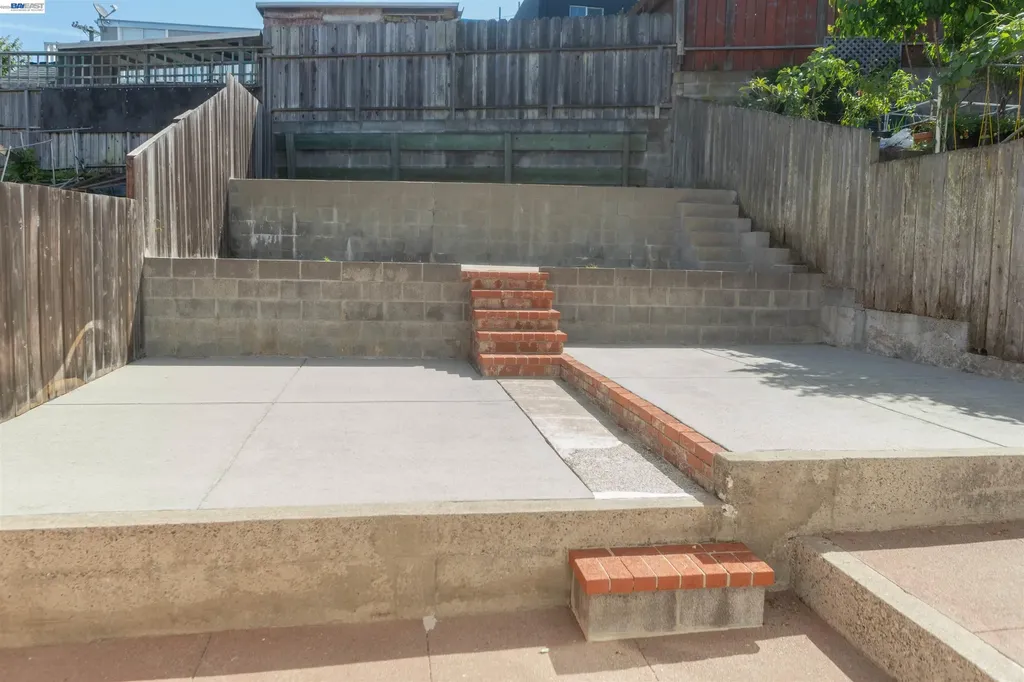 23 Stoneyford Avenue San Francisco CA 94112