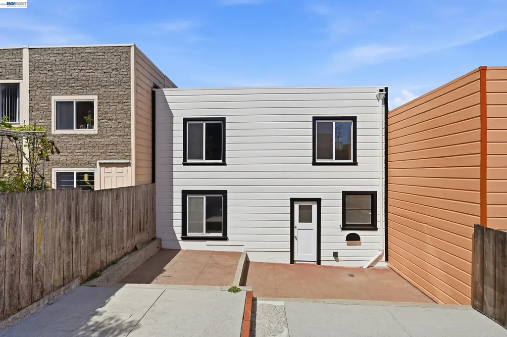 23 Stoneyford Avenue San Francisco CA 94112