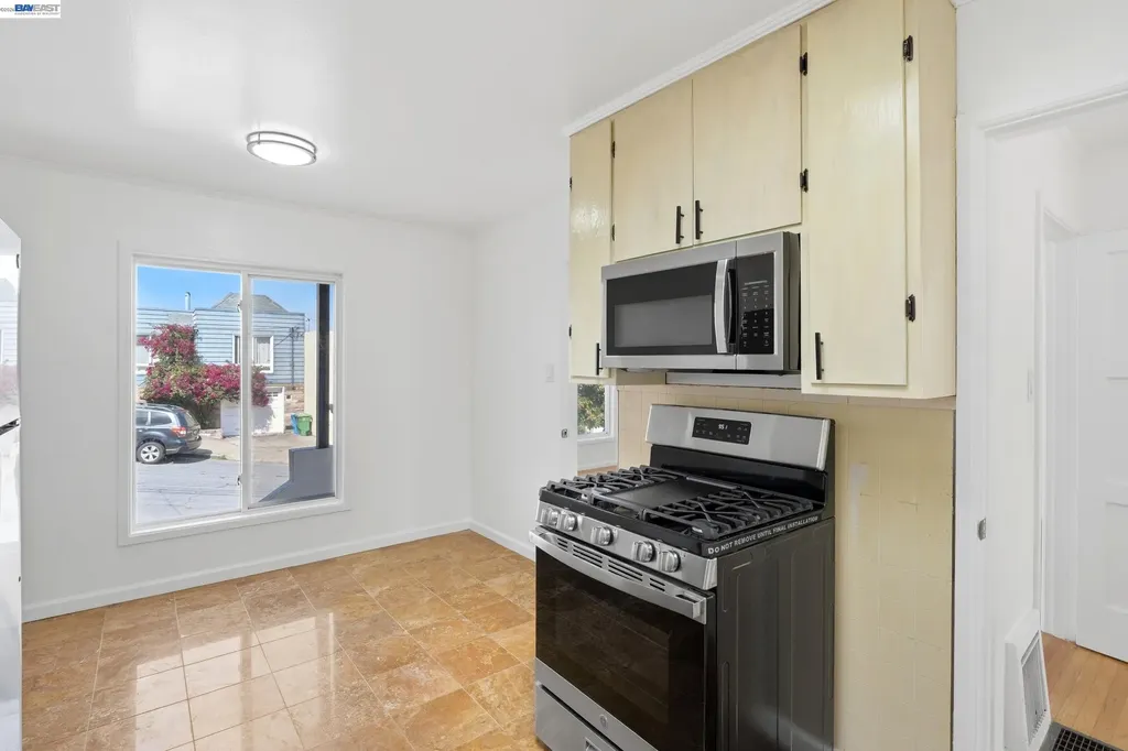 23 Stoneyford Avenue San Francisco CA 94112