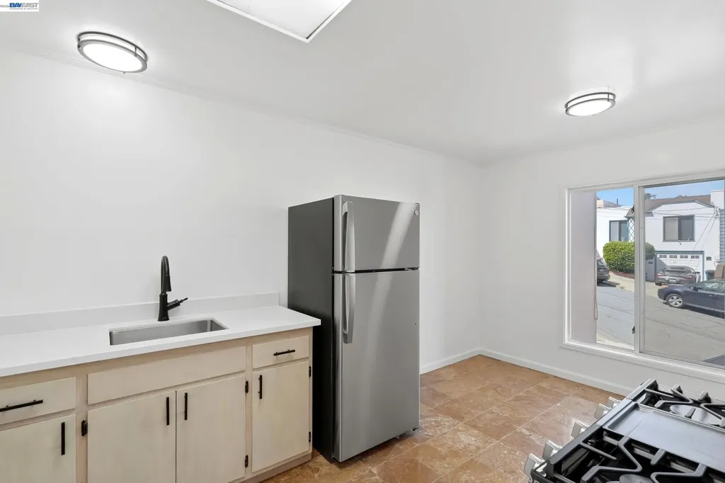 23 Stoneyford Avenue San Francisco CA 94112
