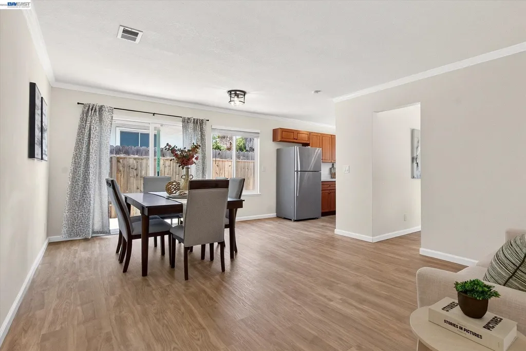 295 Iris Road Hercules CA 94547