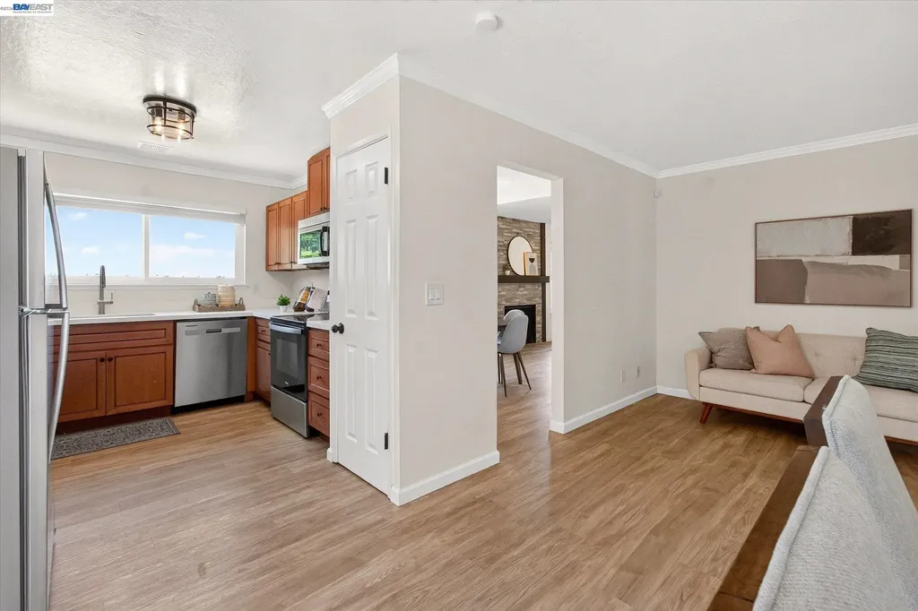 295 Iris Road Hercules CA 94547