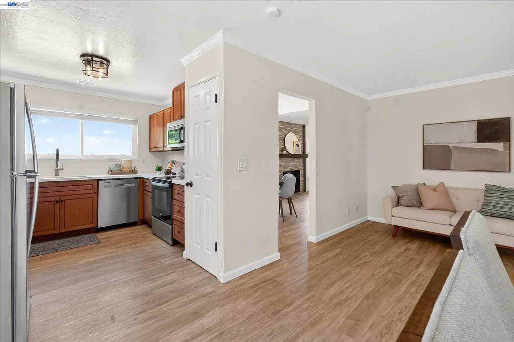 295 Iris Road Hercules CA 94547
