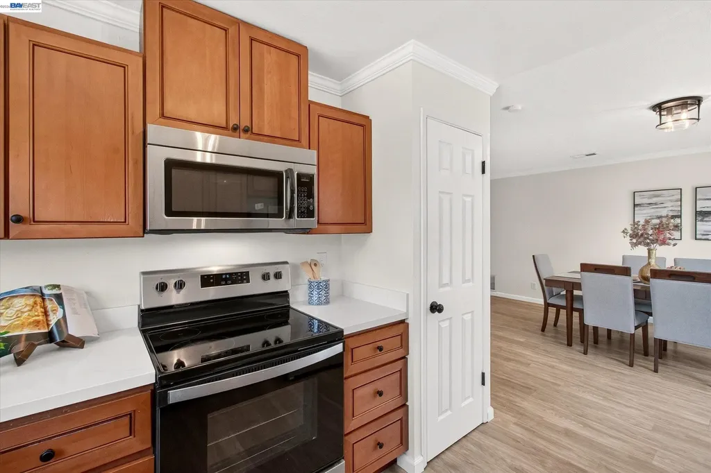 295 Iris Road Hercules CA 94547