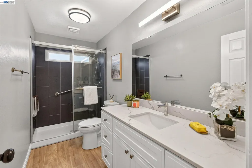 295 Iris Road Hercules CA 94547