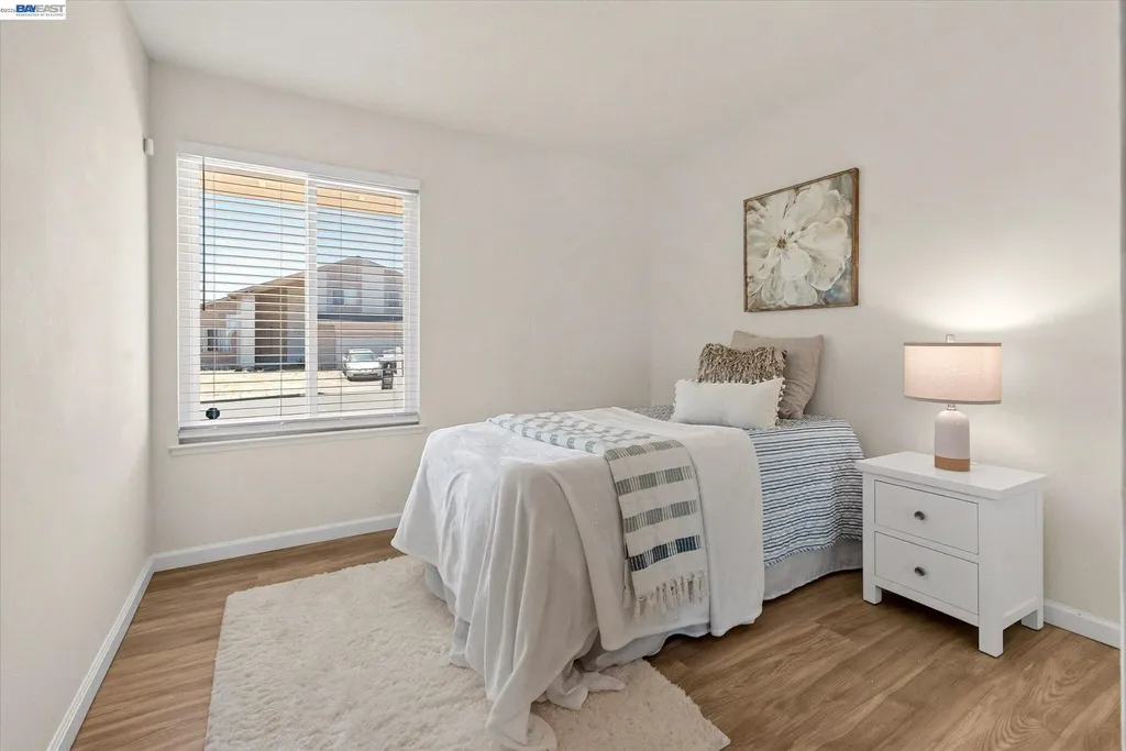 295 Iris Road Hercules CA 94547