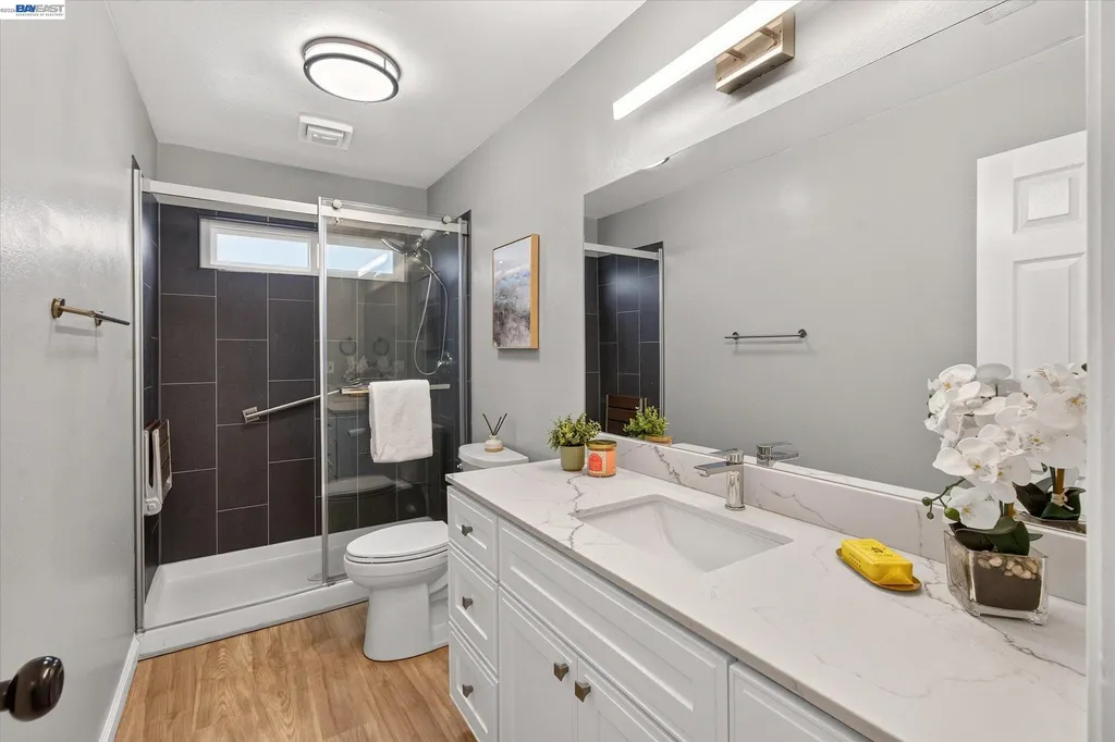 295 Iris Road Hercules CA 94547
