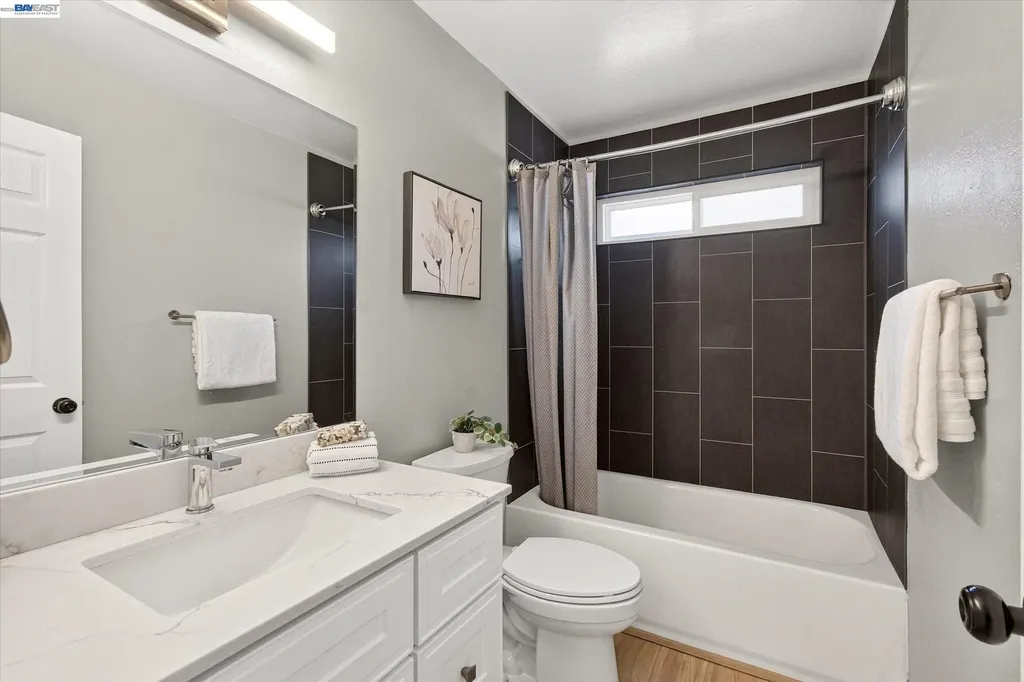 295 Iris Road Hercules CA 94547