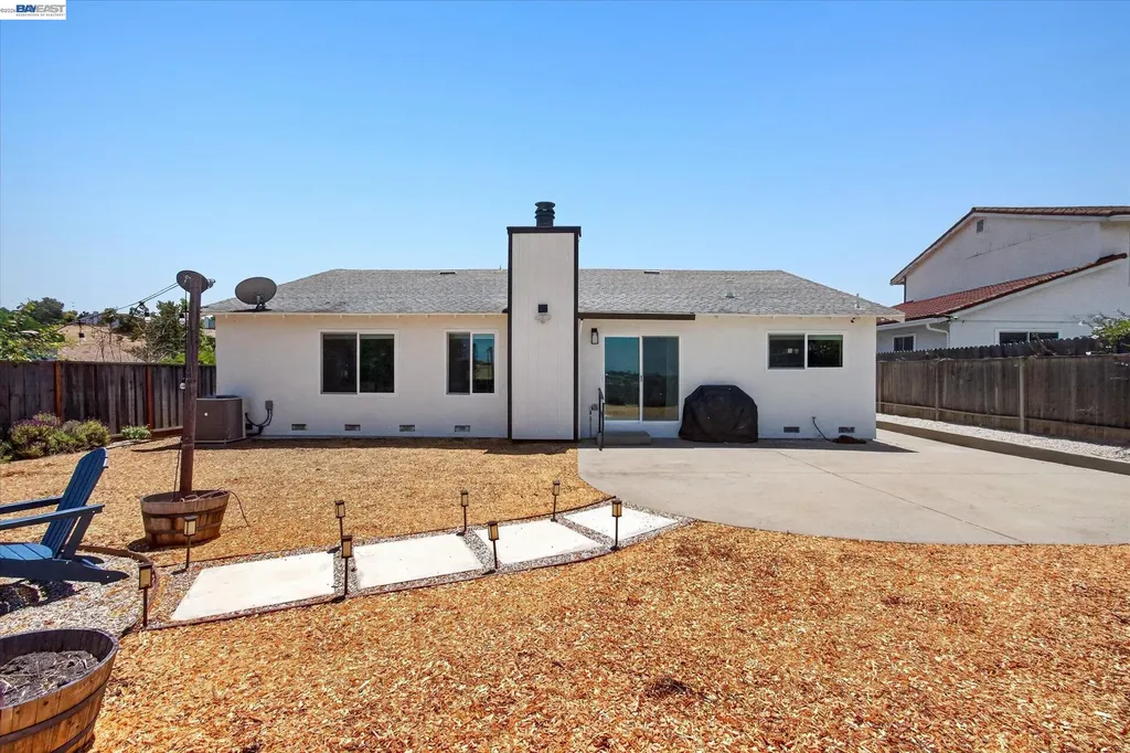 295 Iris Road Hercules CA 94547