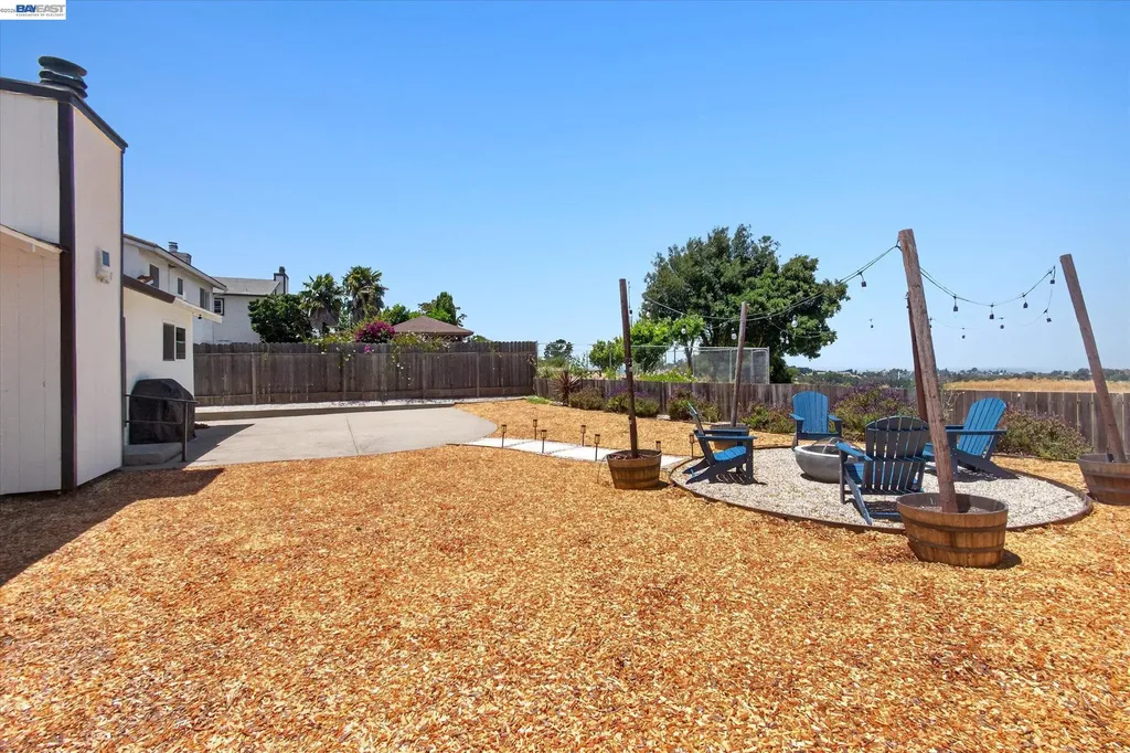 295 Iris Road Hercules CA 94547