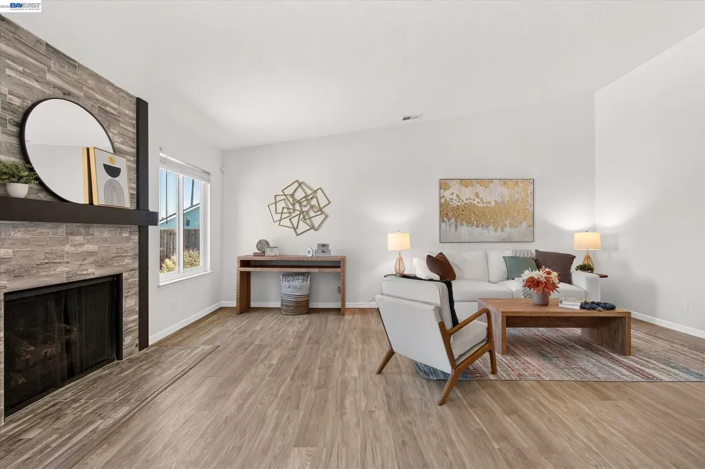 295 Iris Road Hercules CA 94547