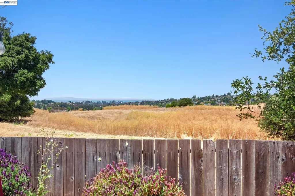 295 Iris Road Hercules CA 94547
